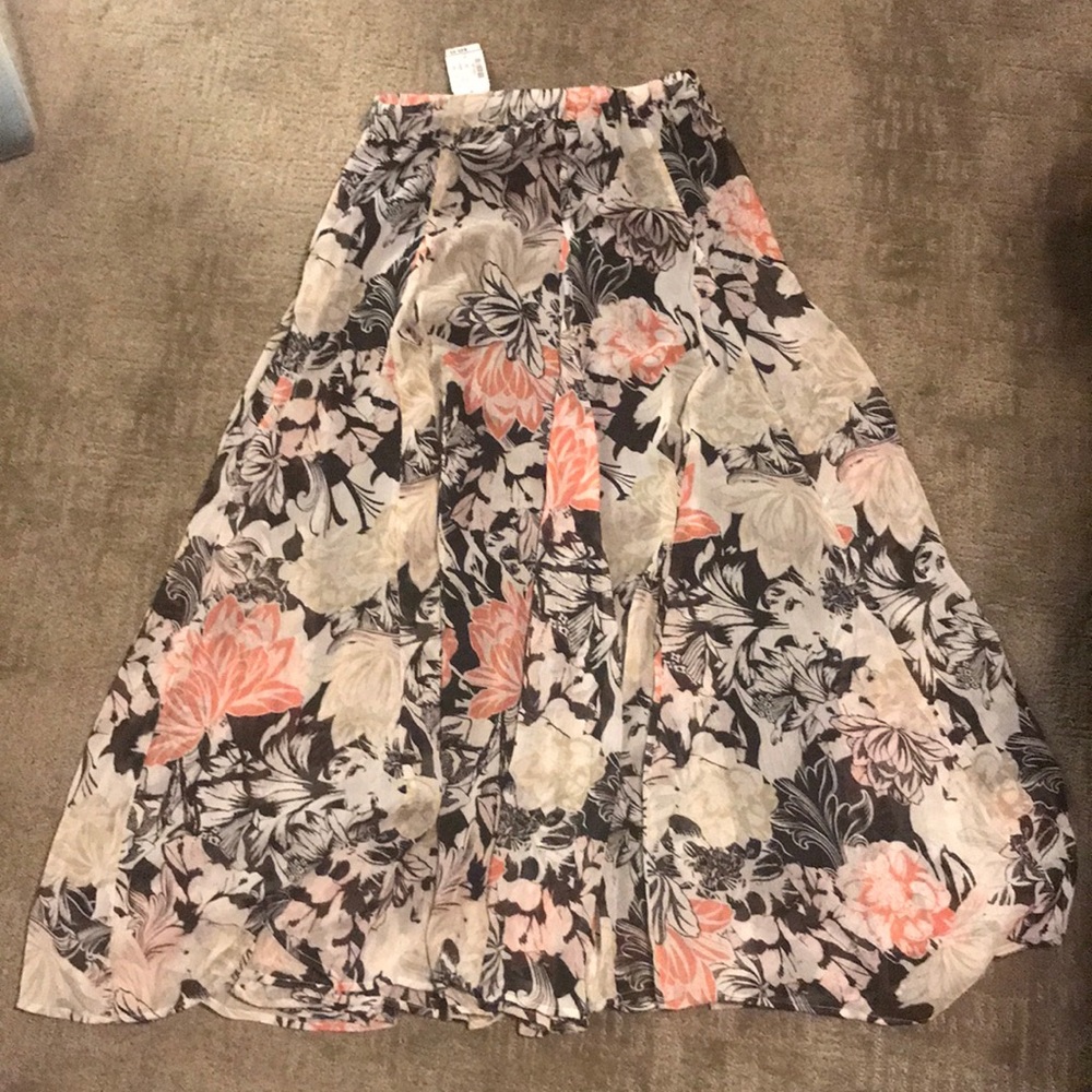 Floral flowy skirt